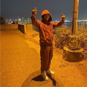 Meet your Posher, Casey